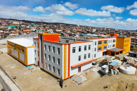 640 хүүхдийн суудалтай сургуулийн барилга угсралтын ажил 80 хувийн гүйцэтгэлтэй үргэлжилж байна