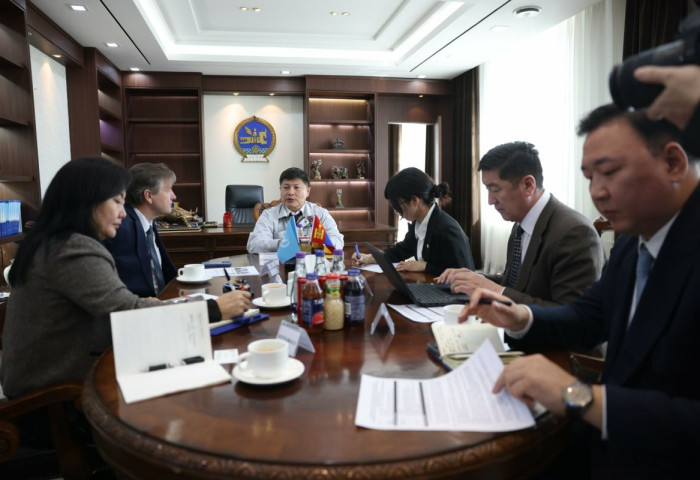 Нийслэлийн Засаг дарга бөгөөд Улаанбаатар хотын Захирагч Х.Нямбаатар НҮБ-ын Суурин зохицуулагч Яап Ван Хиердэнтэй уулзлаа