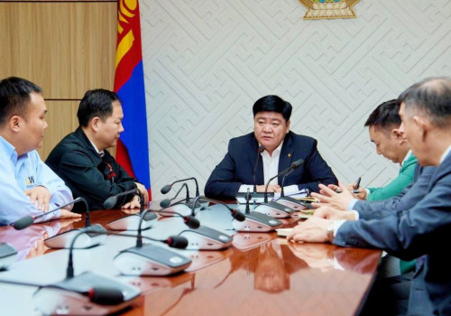 “ТУУЛЫН ХУРДЫН ЗАМ” ТӨСӨЛТЭЙ ХОЛБОГДУУЛАН ГУРВАН ТАЛТ УУЛЗАЛТ ХИЙЛЭЭ