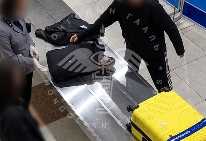 417 грамм метамфетаминыг улсын хилээр хууль бусаар нэвтрүүлэхийг завдсан үйлдлийг илрүүлж, таслан зогсоожээ