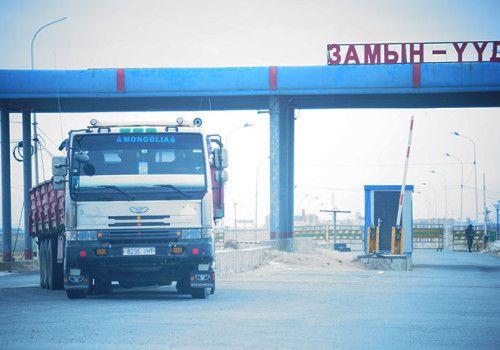 Замын-Үүд-Эрээн боомтын ачаа тээврийн хэсэг уртасгасан цагаар ажиллана
