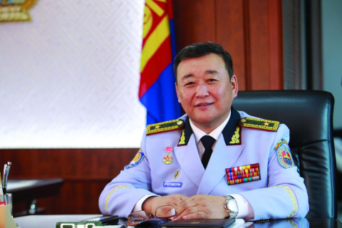 Эрхэлсэн ажилдаа эзэн нь болсон эрхэм генерал