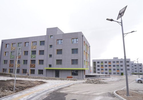 “Баянхошуу хот орон сууцжуулах” төслийн 462 айлын орон сууцны барилгын ажил 70 хувьтай байна