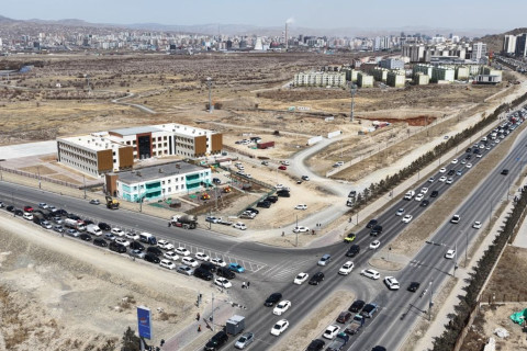 Яармагийн авто замаас Эрчим хүчний гудамжны уулзварын зүүн талд байрлах 312-р сургууль, цэцэрлэг хүртэл авто зам барина