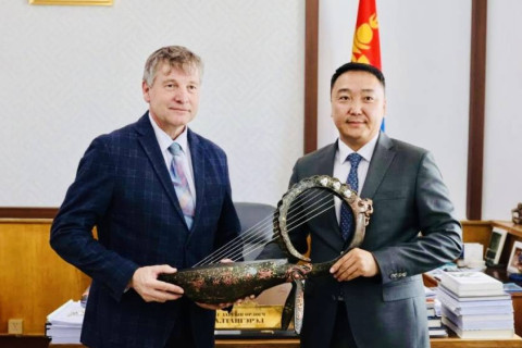 ГОВЬ-АЛТАЙ: НҮБ-ын Монгол дахь Суурин төлөөлөгч Яап ван Хиердэн Говь-Алтай аймагт айлчлав