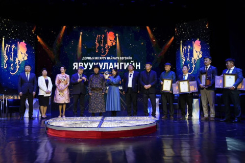 “Мөнгөн хазаарын чимээ“ яруу найргийн  наадмын шилдгүүд тодорлоо