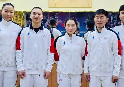 Хүндийг өргөлтийн тамирчид ААШТ-д оролцохоор Энэтхэгийг зорилоо