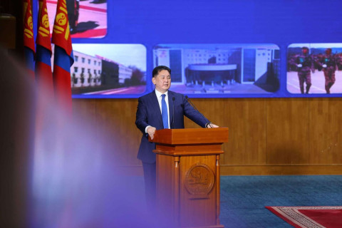 Ерөнхийлөгч У.Хүрэлсүх төрийн тусгай алба хаагчдыг бэлтгэдэг их сургуулиудын төлөөлөлтэй уулзлаа