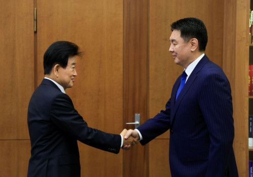 Ерөнхийлөгч У.Хүрэлсүх БНСУ-ын Нэгдлийн сайдыг хүлээн авч уулзлаа