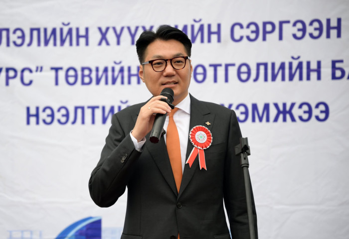 Нийслэл жилд 3500 хүүхдэд үйлчлэх иж бүрэн тоног төхөөрөмжтэй сэргээн засах төвтэй боллоо