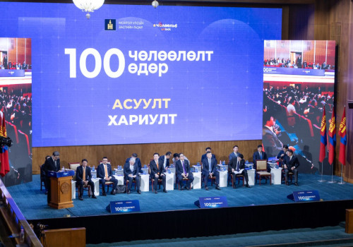ЗАСГИЙН ГАЗАР “100 ХОНОГ ДАХЬ 100 ЧӨЛӨӨЛӨЛТ”-ӨӨ ИРГЭД, ОЛОН НИЙТЭД ТАНИЛЦУУЛЖ БАЙНА