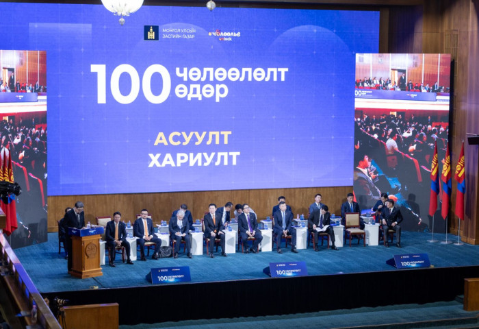 ЗАСГИЙН ГАЗАР “100 ХОНОГ ДАХЬ 100 ЧӨЛӨӨЛӨЛТ”-ӨӨ ИРГЭД, ОЛОН НИЙТЭД ТАНИЛЦУУЛЖ БАЙНА