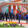 Д.Сүхбаатарын хөшөөнд цэцэг өргөж, Их хааны хөшөөнд хүндэтгэл үзүүлэв