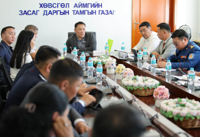 Засгийн газар аймгуудыг асуудлаа өөрсдөө шийдэх боломжийг нэмэгдүүлж, эрхзүйн саадыг арилгана