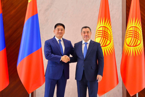 Ерөнхийлөгч У.Хүрэлсүх Киргизийн Ерөнхийлөгч С.Жапаровтай уулзлаа