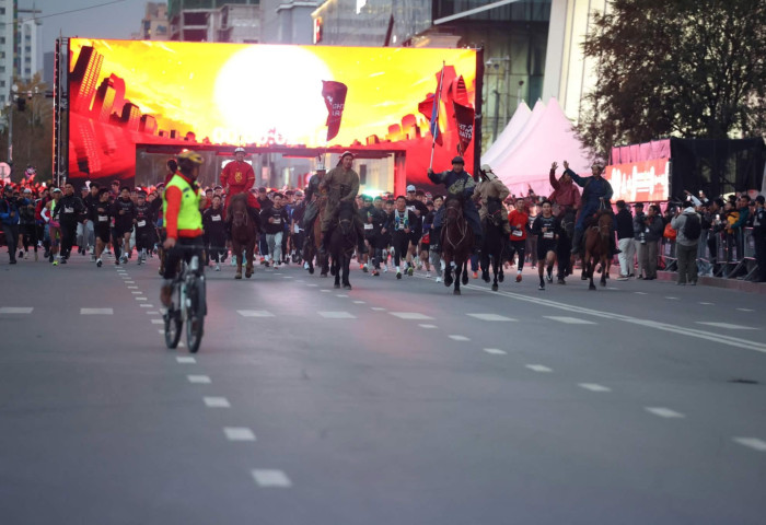 “Night Marathon Ulaanbaatar 2026” олон улсын шөнийн гүйлтэд 9 мянга орчим хүн оролцжээ
