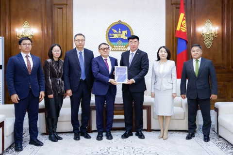 “Төрөөс мөнгөний бодлогын талаар 2027 онд баримтлах үндсэн чиглэл батлах тухай“ УИХ-ын тогтоолын төсөл өргөн мэдүүлэв