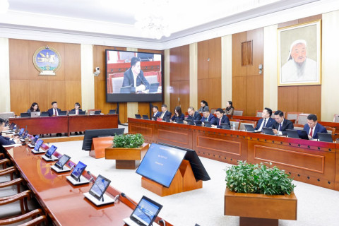 ТБХ:Монгол Улсын 2026 оны төсвийн тухай хуульд өөрчлөлт оруулах тухай хуулийн төсөлтэй хамт өргөн мэдүүлсэн хууль, тогтоолын төслүүдийн анхны хэлэлцүүлгийг хийлээ