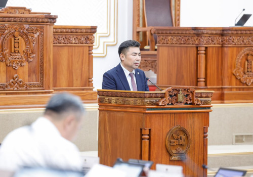 Төсвийн тодотголын төслийн гурав дахь хэлэлцүүлгийг эхлүүллээ