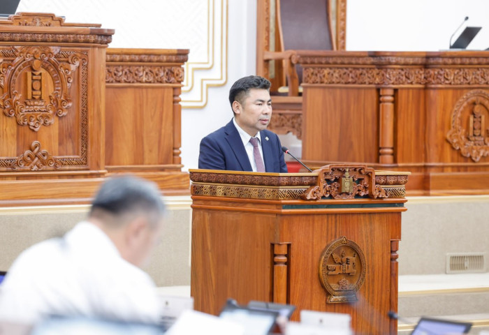 Төсвийн тодотголын төслийн гурав дахь хэлэлцүүлгийг эхлүүллээ