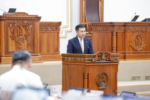Төсвийн хүрээний мэдэгдэл, төсвийн төсөөллийн тухай хуульд өөрчлөлт оруулах тухай хуулийн төсөл өөрчлөлт оруулах тухай хуулийн төслийн хоёр дахь хэлэлцүүлгийг хийлээ