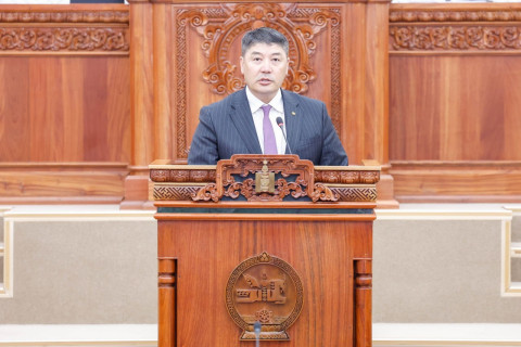 Гэр бүлийн хөгжлийг дэмжих тухай хуулийн төслийн хэлэлцэх эсэх хэлэлцүүлгийг эхлүүллээ