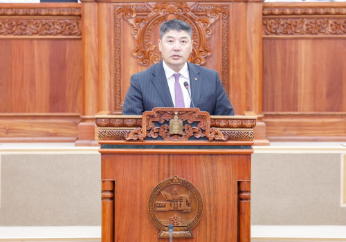 Гэр бүлийн хөгжлийг дэмжих тухай хуулийн төслийн хэлэлцэх эсэх хэлэлцүүлгийг эхлүүллээ
