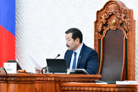 Монгол Улсын 2026 оны төсвийн тухай хуульд өөрчлөлт оруулах тухай хуулийн төслүүдийн дөрөв дэх хэлэлцүүлгийг явууллаа