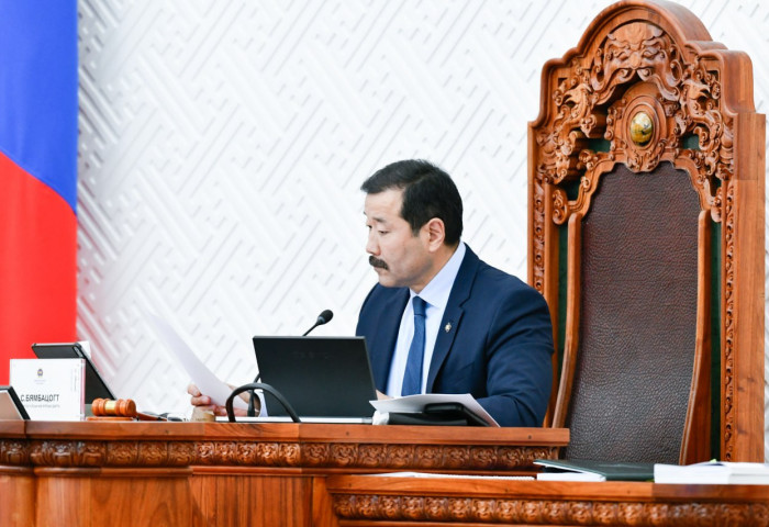 Монгол Улсын 2026 оны төсвийн тухай хуульд өөрчлөлт оруулах тухай хуулийн төслүүдийн дөрөв дэх хэлэлцүүлгийг явууллаа