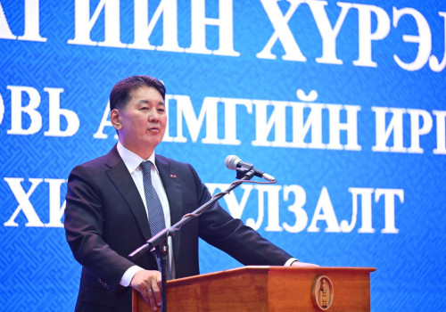 Ерөнхийлөгч У.Хүрэлсүх Дорноговь аймгийн иргэдтэй уулзав