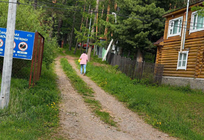 Нийслэлийн ногоон бүсэд орц, гарц хаасан, зөвшөөрсөн хэмжээнээс хэтрүүлэн хашаа барьсан зөрчлүүдийг арилгаж байна