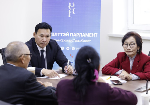 УИХ-ын гишүүн Т.Мөнхсайхан “Нээлттэй парламент” танхимд ажиллалаа