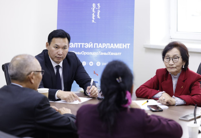 УИХ-ын гишүүн Т.Мөнхсайхан “Нээлттэй парламент” танхимд ажиллалаа