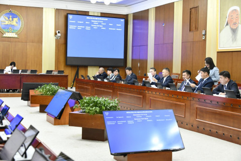 БОХХААБХ:Өвөлжилтийн бэлтгэл ажил, цаг үеийн асуудлаар салбарын сайд мэдээлэл хийж, Ерөнхий хяналтын сонсголын тайлан, санал, дүгнэлтийг сонслоо