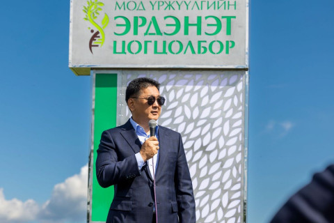 Монгол Улсын Ерөнхийлөгч У.Хүрэлсүх Мод үржүүлгийн “Эрдэнэт” цогцолборын бүтээн байгуулалтыг эхлүүллээ