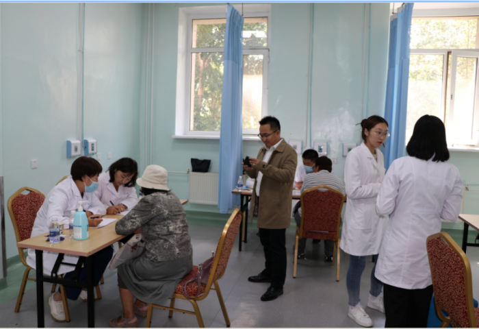 БНХАУ-ын ӨМӨЗО-ны олон улсын Монгол эмнэлгийн хорооны эмч нар үнэгүй үзлэг хийлээ
