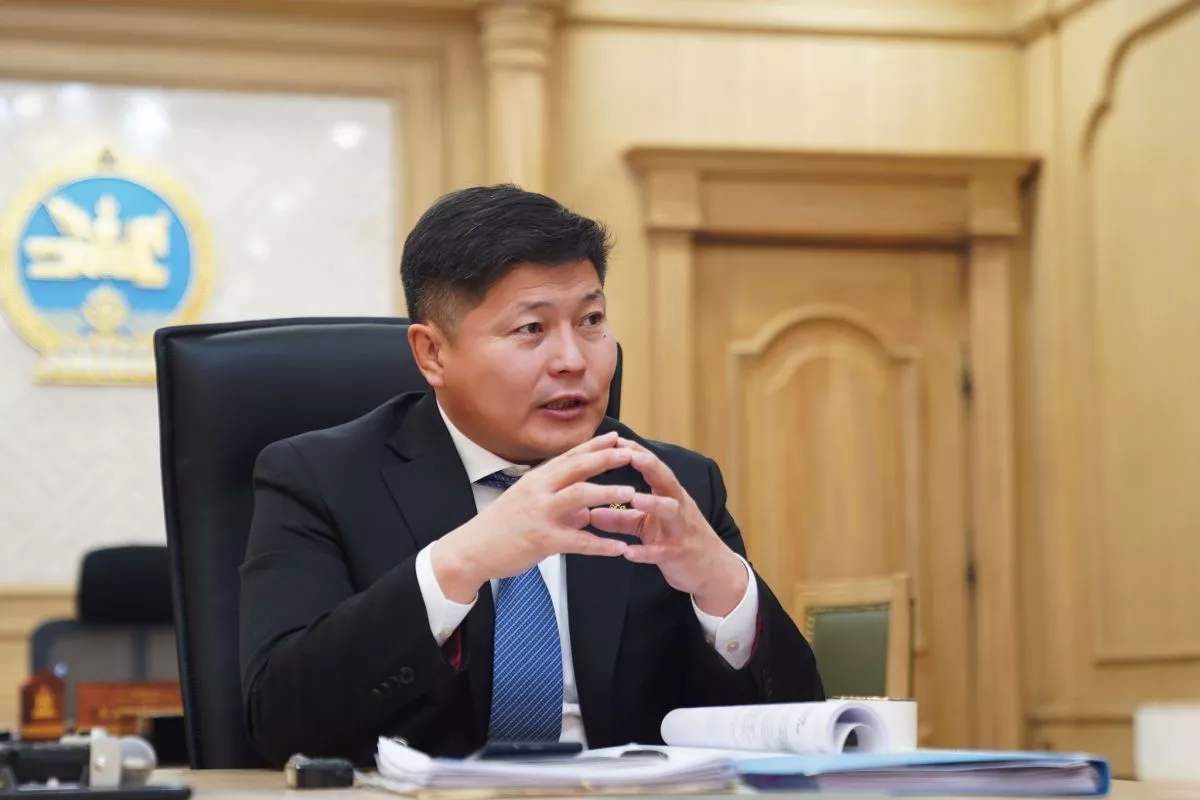 Х.Нямбаатар: Хүн юм чинь юм үзэж, хоол идэж болно биз дээ. Улсын зардлаар явсан зүйл байхгүй