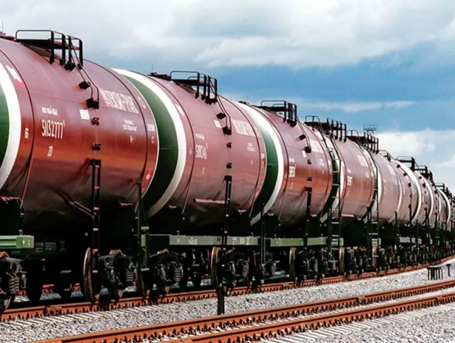 Он гарсаар Сүхбаатар боомтоор 71580 тонн АИ-92 автобензин импортолжээ