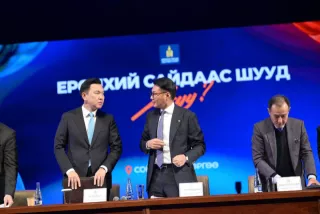 Ерөнхий сайд Н.Учрал, нийслэлийн Засаг дарга Б.Пүрэвдагва нар Сүхбаатар дүүргийн иргэдтэй уулзлаа