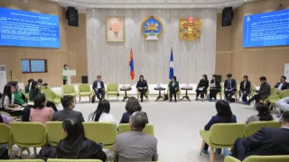 Сургууль хүртэлх замыг хүүхдэд ээлтэй болгох асуудлаар хэлэлцүүлэг өрнүүллээ