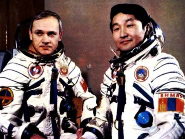 Монгол хүн сансарт ниссэний 42 жилийн ой өнөөдөр тохиож байна