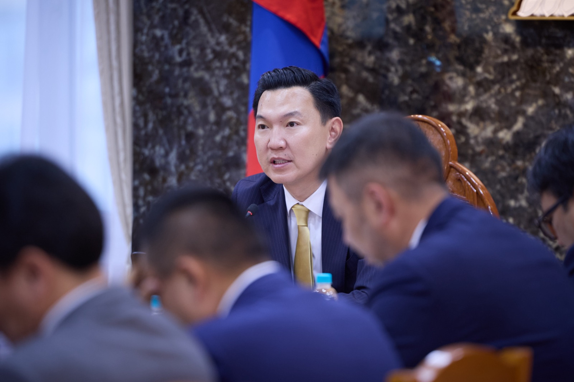 ЗӨВШӨӨРӨЛ АВАХААС ОЛГОХ ХҮРТЭЛХ БҮХ ҮЙЛ АЖИЛЛАГААНД БАРИМТ БИЧГИЙГ ИРГЭНЭЭС НЭГ УДАА АВЧ, ӨРГӨДӨЛ, ХҮСЭЛТИЙГ ШУУРХАЙ ШИЙДВЭРЛЭХИЙГ ҮҮРЭГ БОЛГОЛОО