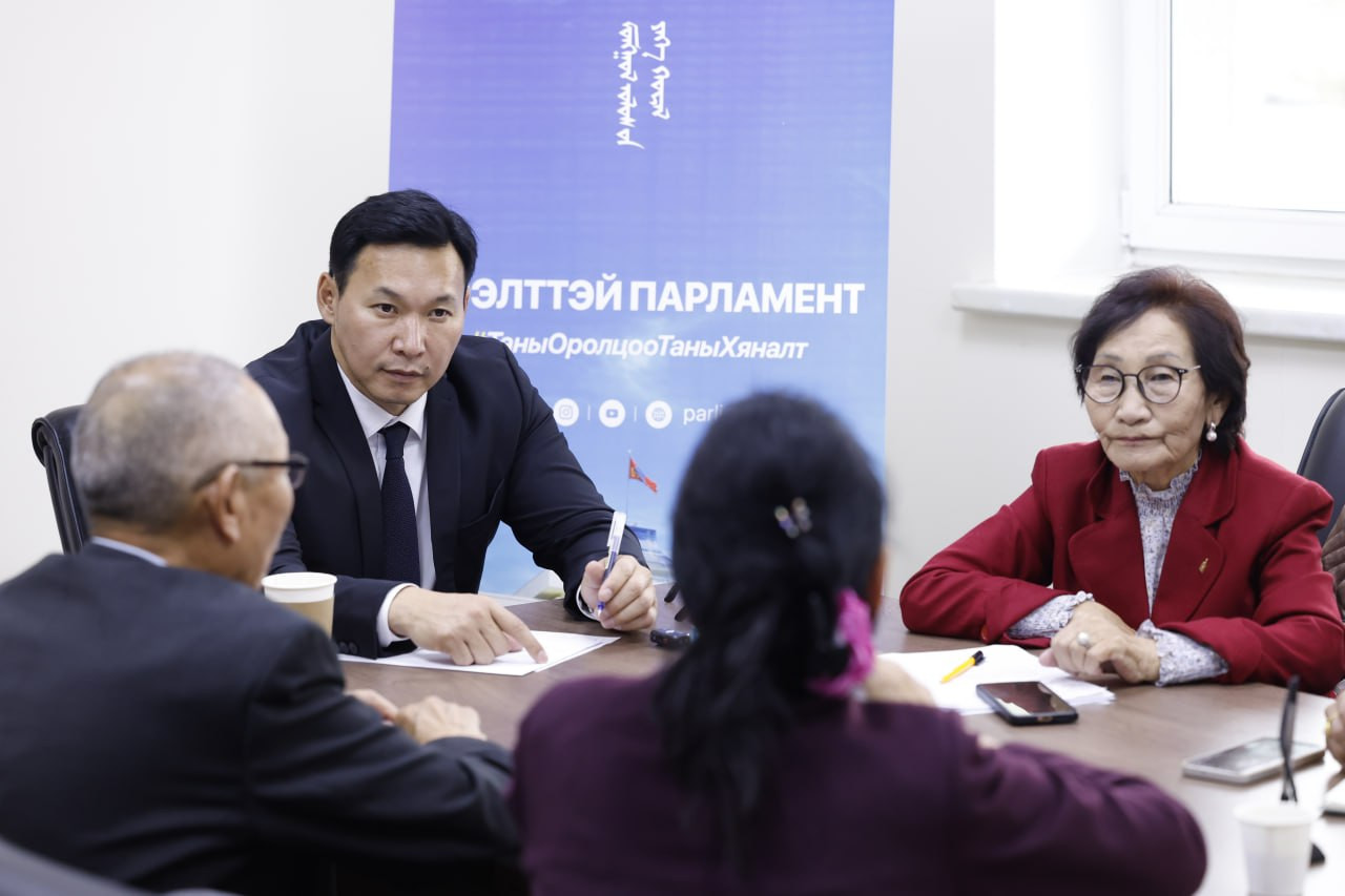 УИХ-ын гишүүн Т.Мөнхсайхан “Нээлттэй парламент” танхимд ажиллалаа